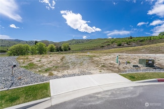 178 Loretta Ln, Chelan, WA 98816