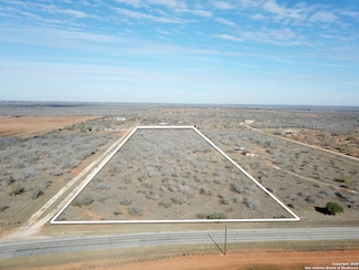 8960 W Fm 140, Charlotte, TX 78011