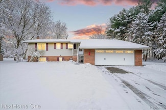920 Del Sher Dr, Brighton, MI 48114