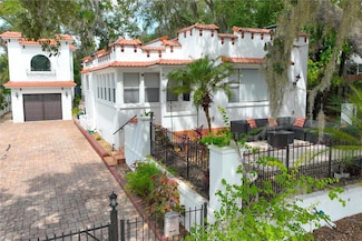 229 E 6th Ave, Mount Dora, FL 32757