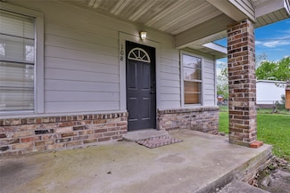 108 Spruce Ln, Daisetta, TX 77533