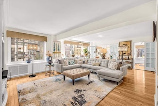 249 E 48th St Unit 10 B, New York, NY 10017