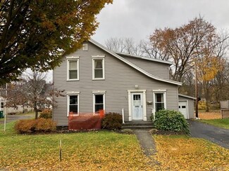 67 Prospect St, Warsaw, NY 14569