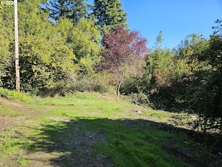 591 E 6th St, Coquille, OR 97423