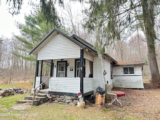 33 W Point Ave, Harveys Lake, PA 18618