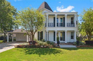 3752 Lake Charles Dr, Gretna, LA 70056