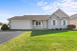 5 Leith Ln, Hilton, NY 14468