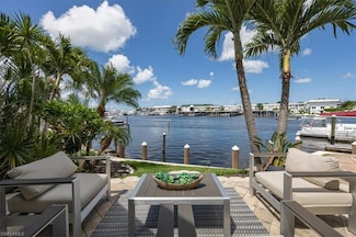 800 River Point Dr Unit 212, Naples, FL 34102