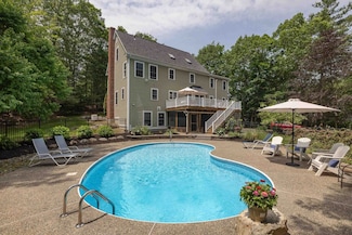 15 Wood Ridge Ln, Exeter, NH 03833