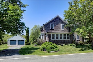201 Paradise Ave, Middletown, RI 02842