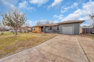 2008 Willard Dr, Altus, OK 73521