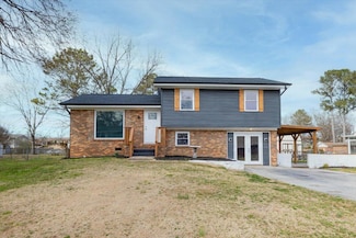 586 Pinewood Cir, Fort Oglethorpe, GA 30742
