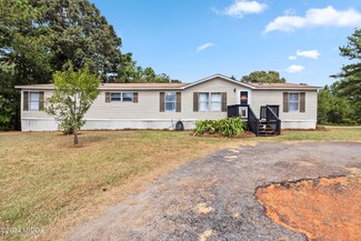 3195 Jordan Rd, Byron, GA 31008