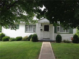 104 Hillside Dr, Zelienople, PA 16063