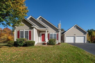 38 Glen Bloom Dr, Manchester, NH 03109
