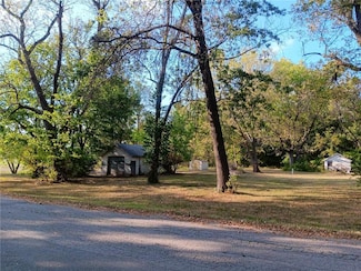 207 W 13th St, Pleasanton, KS 66075