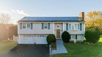 57 Mohawk Dr, Seekonk, MA 02771