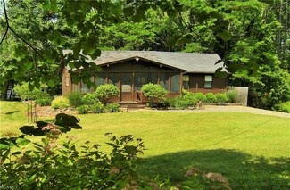 94 Sunset Dr, Senecaville, OH 43780