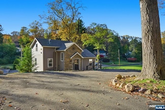 114 Townsend Rd, Wanaque, NJ 07465