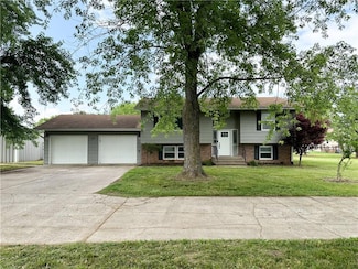 609 N Broadway St, Knob Noster, MO 65336