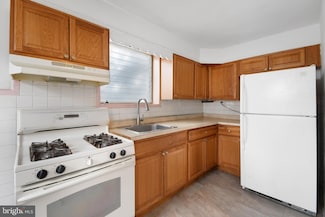 1254 Wycombe Ave, Darby, PA 19023