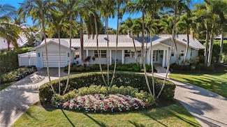 720 11th Ave S, Naples, FL 34102