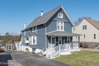 324 Maple Ave, Downers Grove, IL 60515
