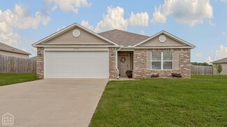 4500 Willow Pointe Dr, Jonesboro, AR 72405