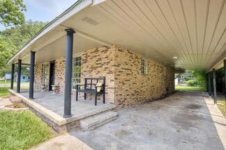 820 Wisteria Ln, Picayune, MS 39466