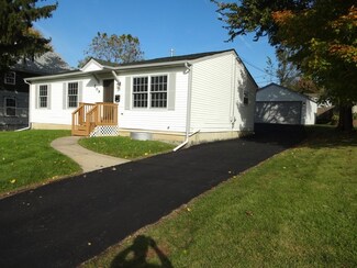 209 Trask St, Aurora, IL 60505
