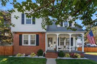 47 Iona St, Providence, RI 02908