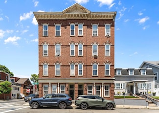 828-834 E 5th St Unit 4, Boston, MA 02127