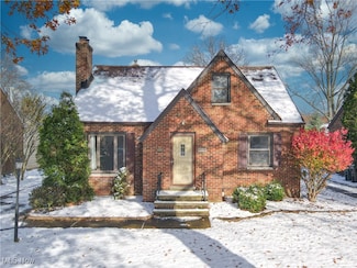 9516 Elsmere Dr, Parma, OH 44130