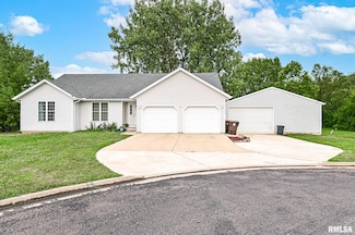 7 Tiffany Ct, MacKinaw, IL 61755