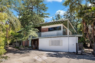 3939 Santa Carlotta St, La Crescenta, CA 91214