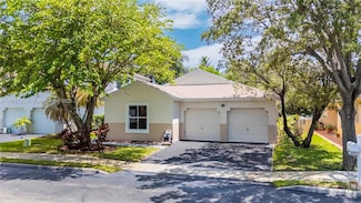 301 NW 207th Ave, Pembroke Pines, FL 33029
