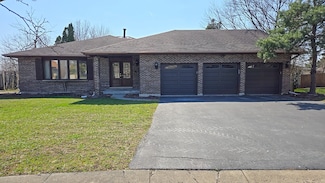 4951 Crest Ct, Country Club Hills, IL 60478