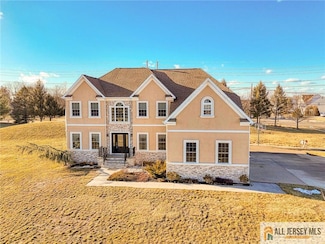 2 Kristen Ct, Somerset, NJ 08873