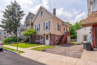 305 W Clay Ave, Roselle Park, NJ 07204