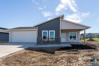 1230 N Titan Ave, Tea, SD 57046