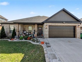 921 W Ashmore Landing Loop, Centerton, AR 72719