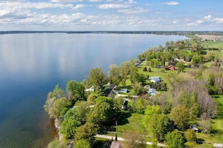 2099 W Shore Rd, Alburgh, VT 05440