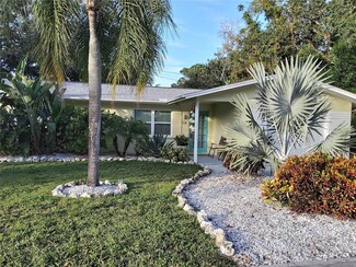510 Kentucky Ave, Crystal Beach, FL 34681