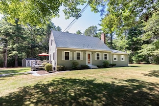 47 Bourne Rd, Plymouth, MA 02360