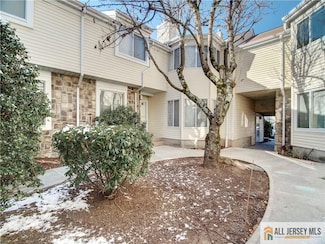 1088 Schmidt Ln, North Brunswick, NJ 08902