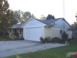 220 Spring St, Geneva, IN 46740