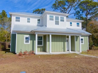 195 SE 14th St, Carrabelle, FL 32322