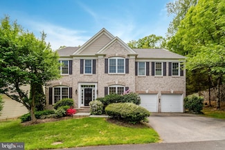8061 Paper Birch Dr, Lorton, VA 22079
