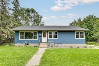 726 7th St W, Hastings, MN 55033