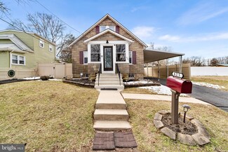 425 Hunt Ave, Trenton, NJ 08610